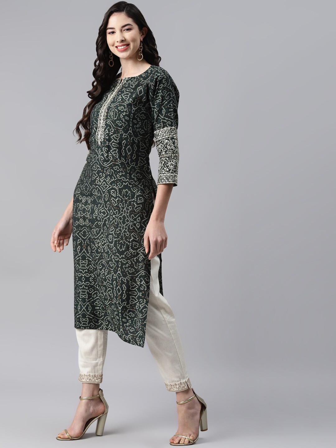 

BAESD Bandhani Printed Notched Neck Thread Work Pure Cotton Straight Kurta, Green