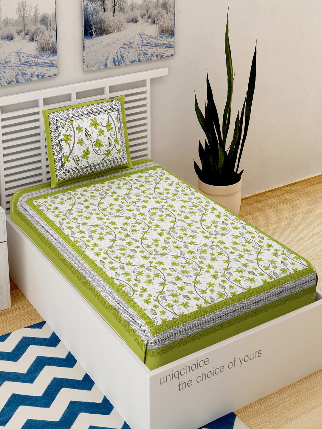 

UNIQCHOICE Green & White Printed Cotton 120 TC Single Bedsheet with 2 Pillow Covers