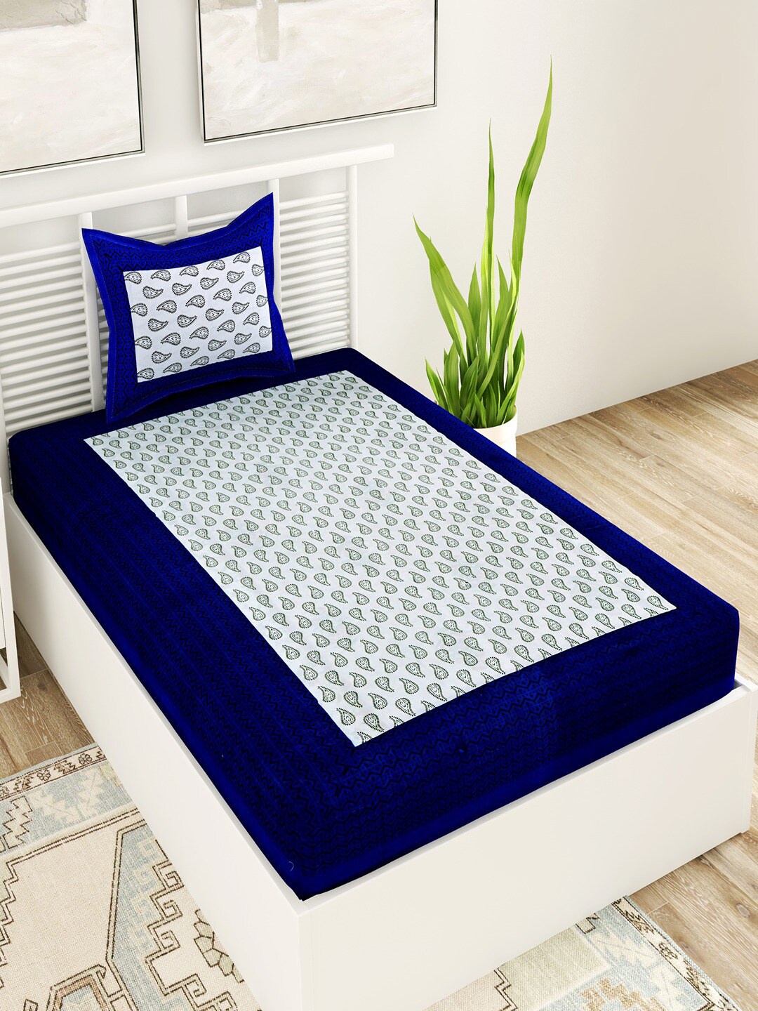 

UNIQCHOICE Blue Printed Cotton 120 TC Single Bedsheet With 1 Pillow Covers