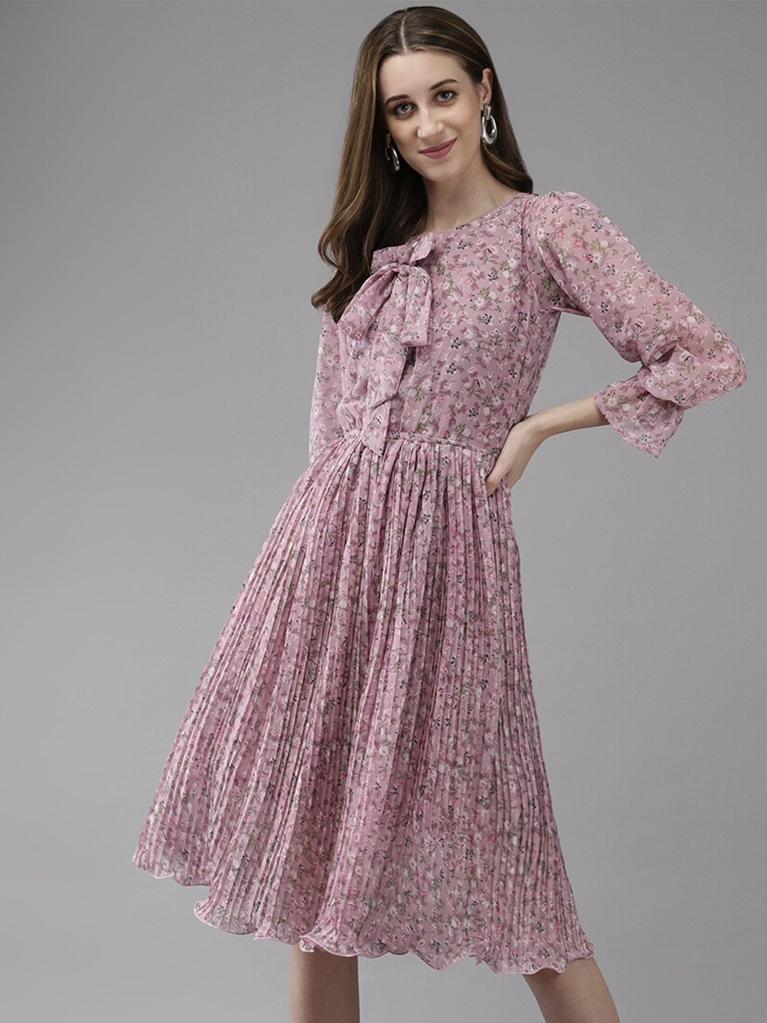 

BAESD Pink Floral Print Georgette Fit & Flare Dress