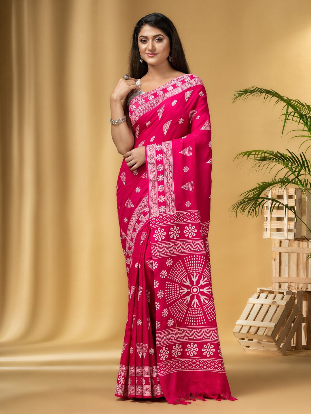 

DESH BIDESH Floral Printed Pure Cotton Taant Saree, Pink