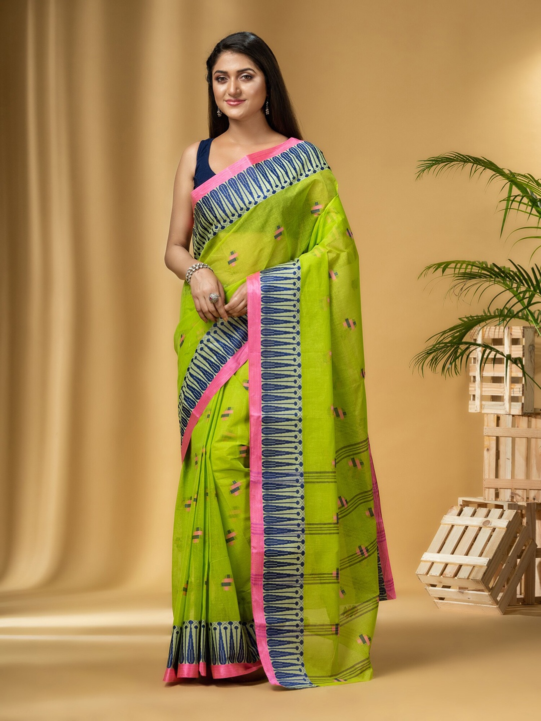 

DESH BIDESH Ethnic Motifs Woven Design Pure Cotton Taant Saree, Green