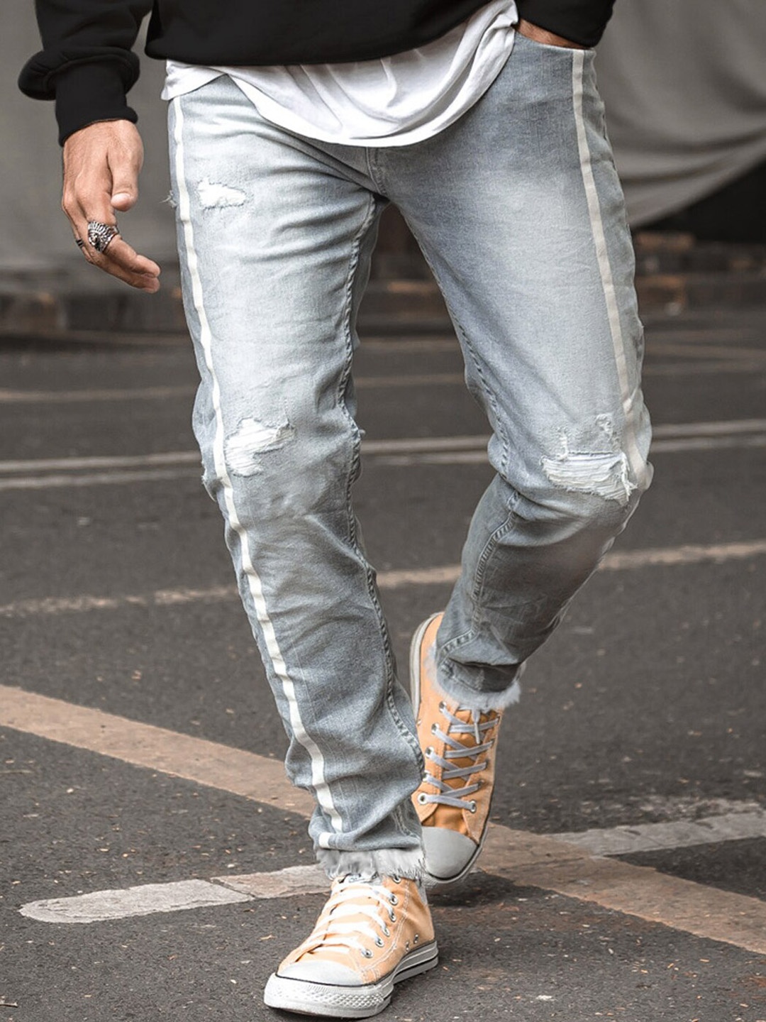 

Powerlook Men Mildly Distressed Light Fade Frayed Cotton Jeans, Grey