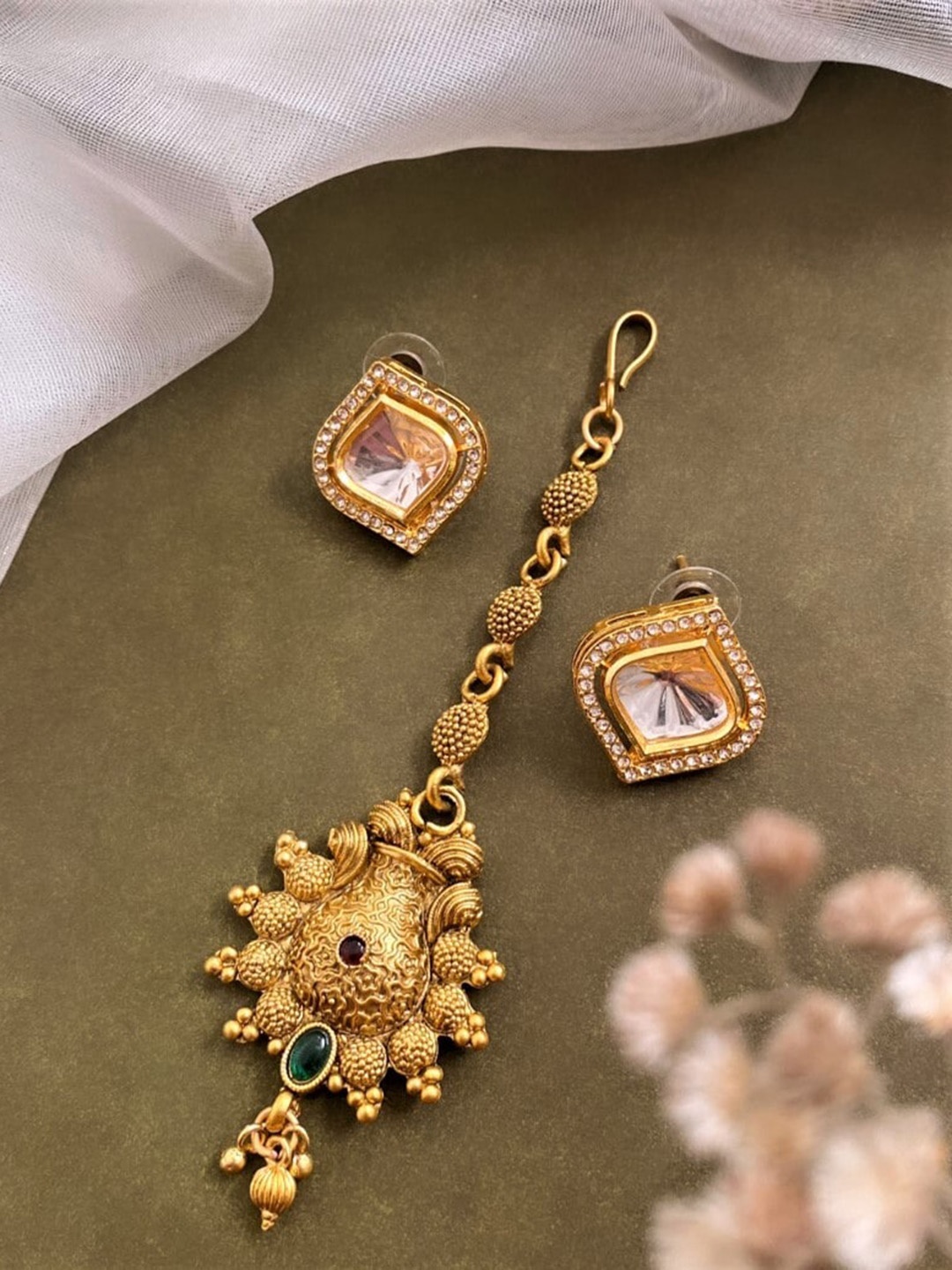 

ATIBELLE Gold-Plated Kundan Studded Maang Tikka & Earring Set