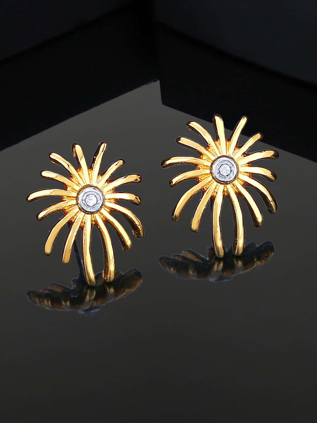 

Estele Gold Plated Floral Studs Earrings