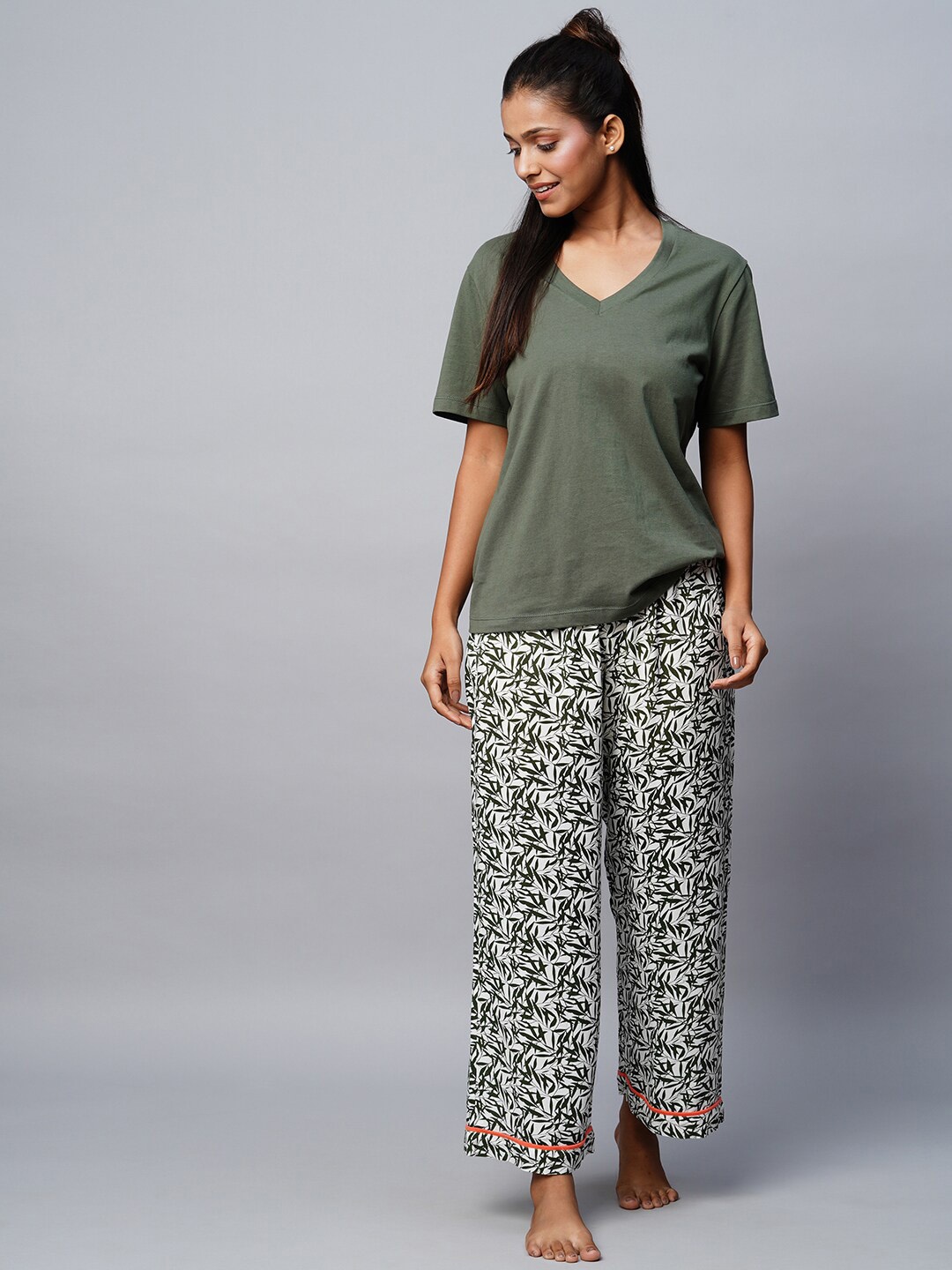 

Chemistry Floral Printed Night suit, Olive