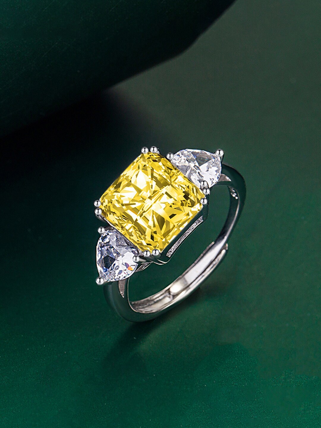 

Designs & You Silver Plated Finger Ring