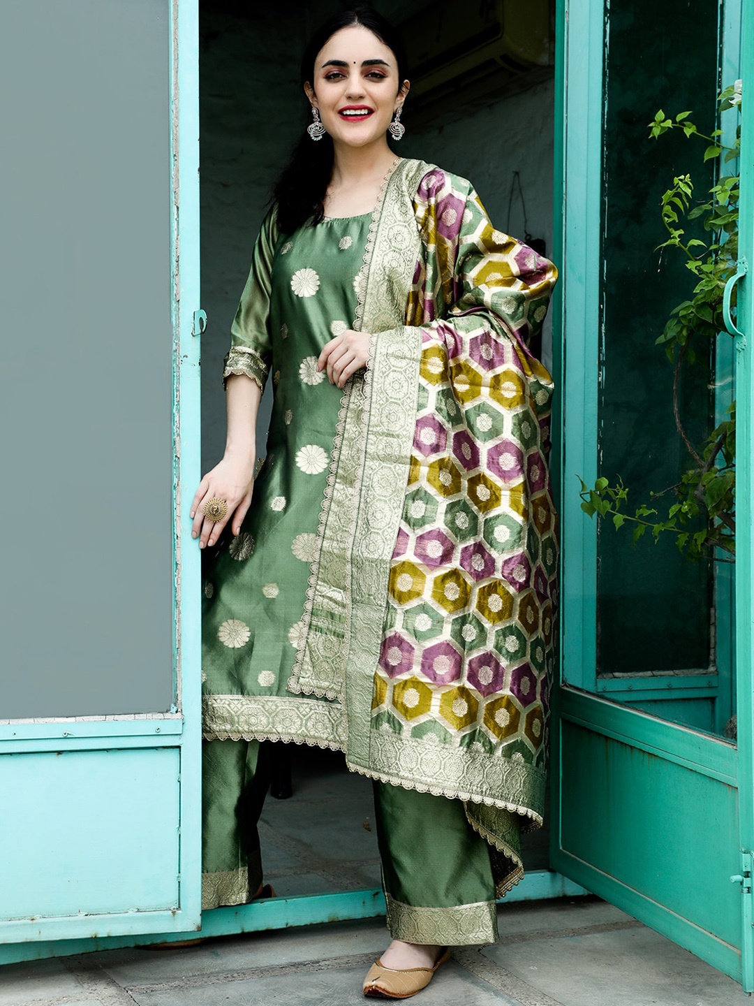 

AKS CoutureFloral Embroidered Straight Kurta With Palazzos & Dupatta, Green