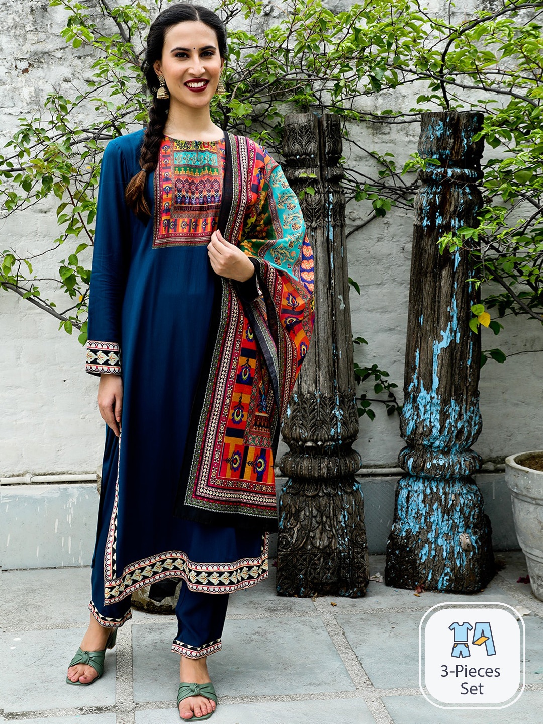 

AKS Couture Ethnic Motifs Printed Straight Kurta with Trousers & Dupatta, Blue