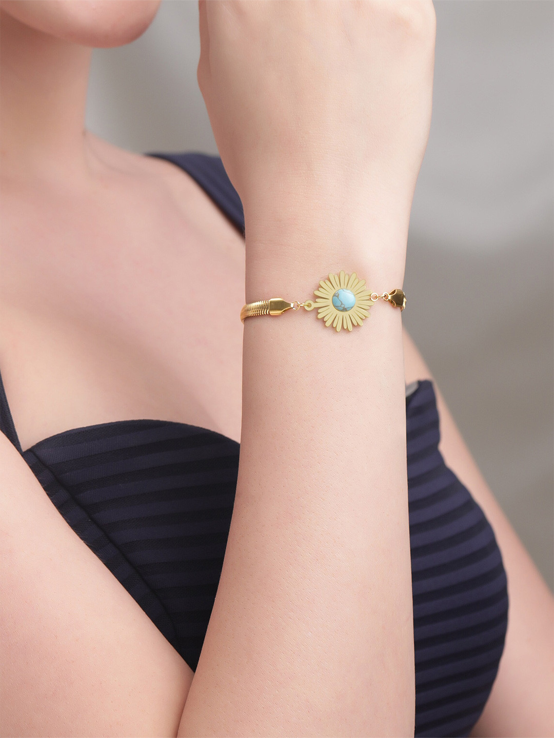 

Rubans Voguish Gold-Plated Link Bracelet