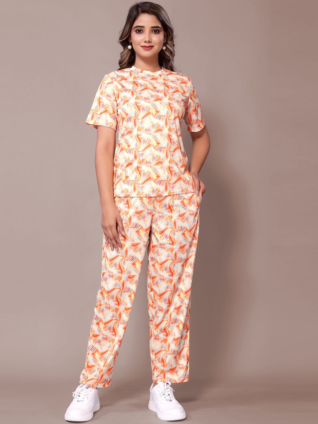 

Ekta Textiles Abstract Printed T-shirt With Trousers, White