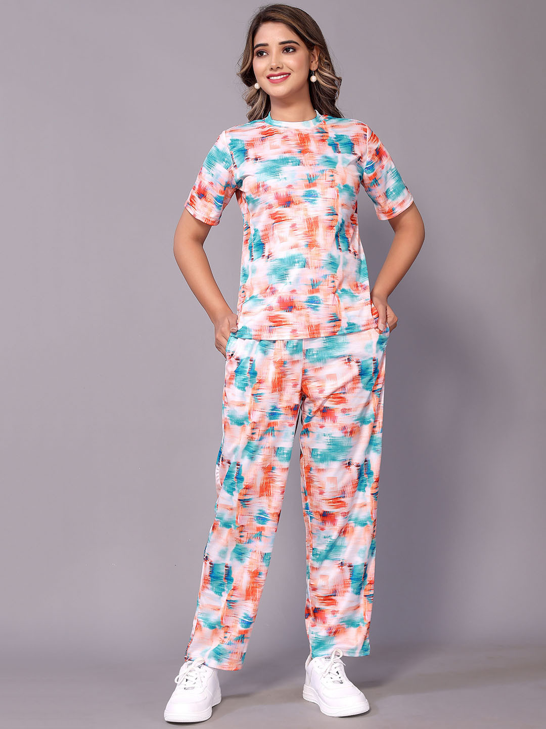 

Ekta Textiles Printed T-Shirt With Trousers, White