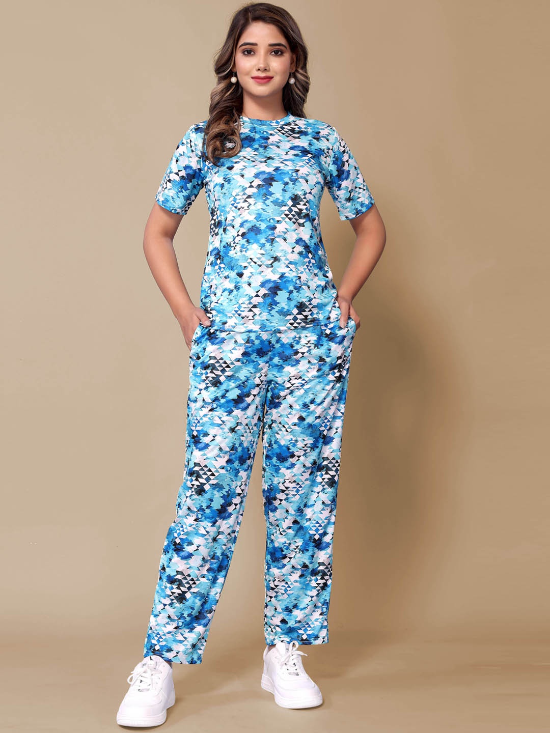 

Ekta Textiles Abstract Printed T-shirt With Trousers, White