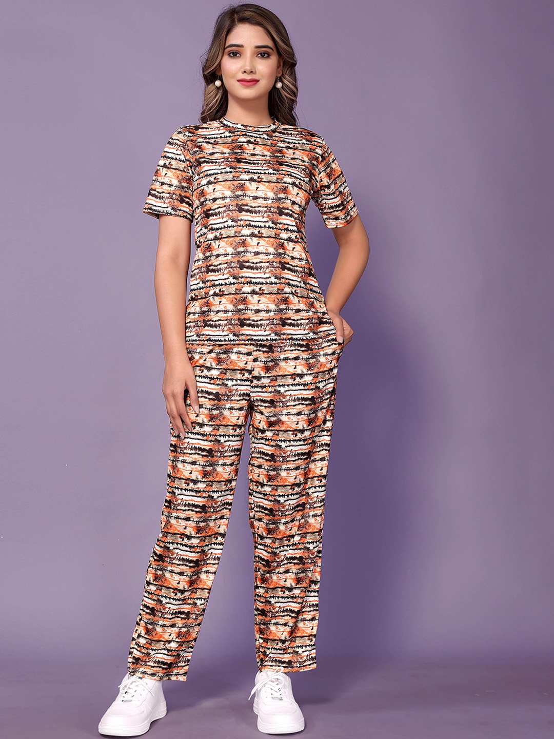 

Ekta Textiles Abstract Printed T-shirt With Trousers, Brown