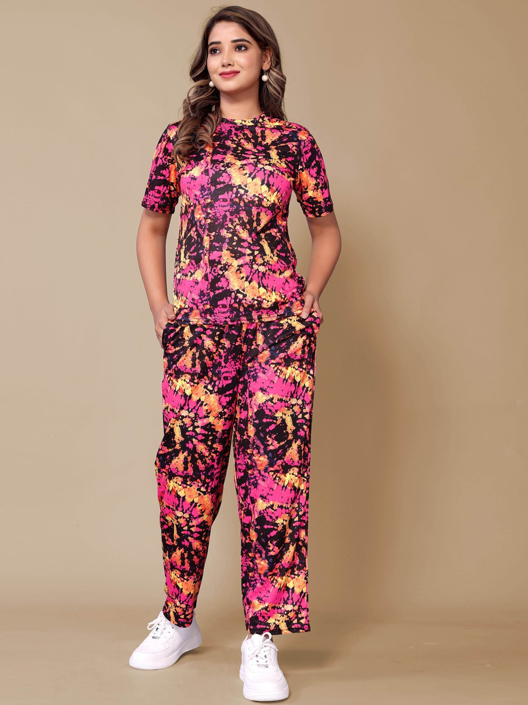 

Ekta Textiles Printed T-Shirt With Trousers, Black