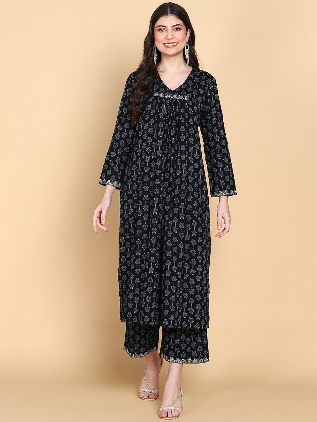 

HERE&NOW Black Floral Printed Beads and Stones Pure Cotton Kurta with Palazzos