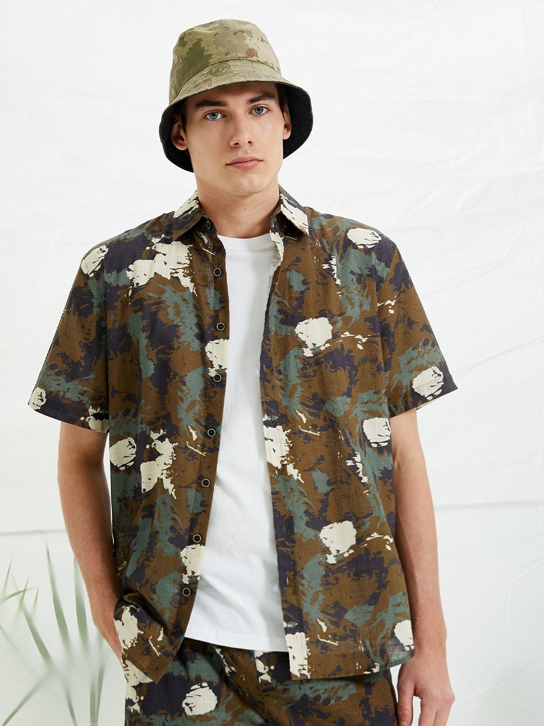 

Koton Abstract Printed Pure Cotton Casual Shirt, Green
