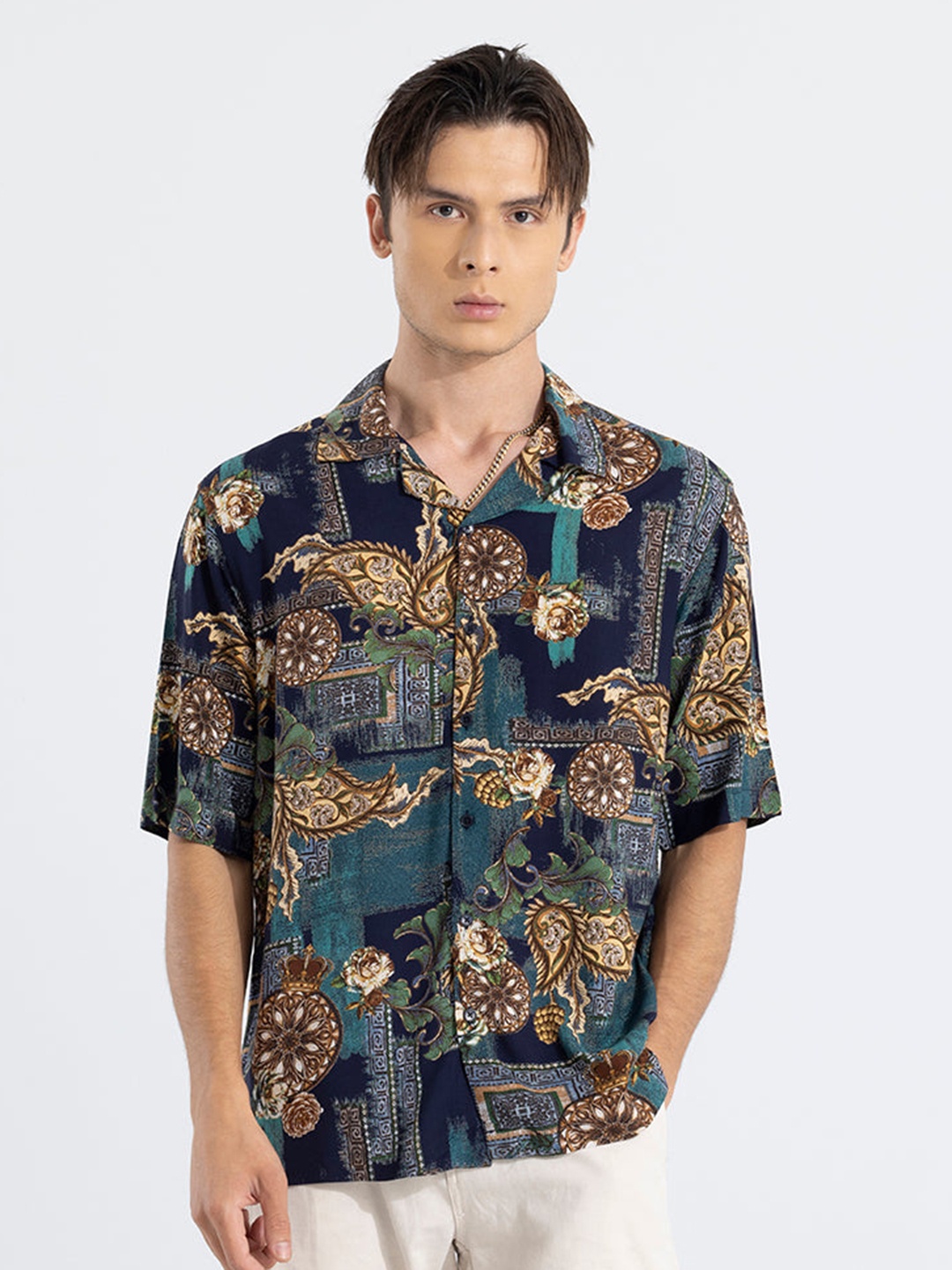 

Snitch Green Classic Floral Opaque Printed Oversized Casual Shirt