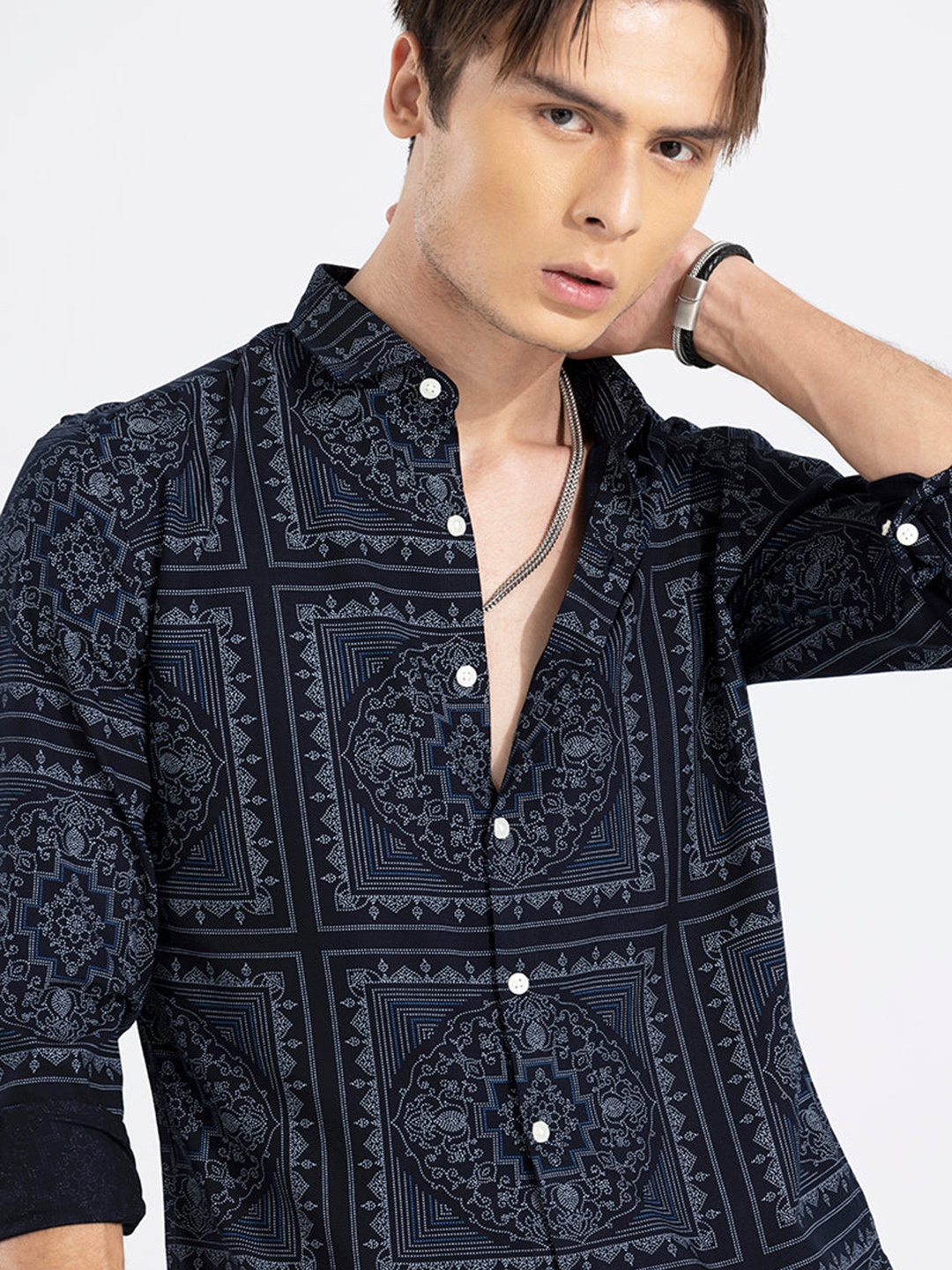 

Snitch Navy Blue Classic Fit Ethnic Motifs Printed Casual Shirt