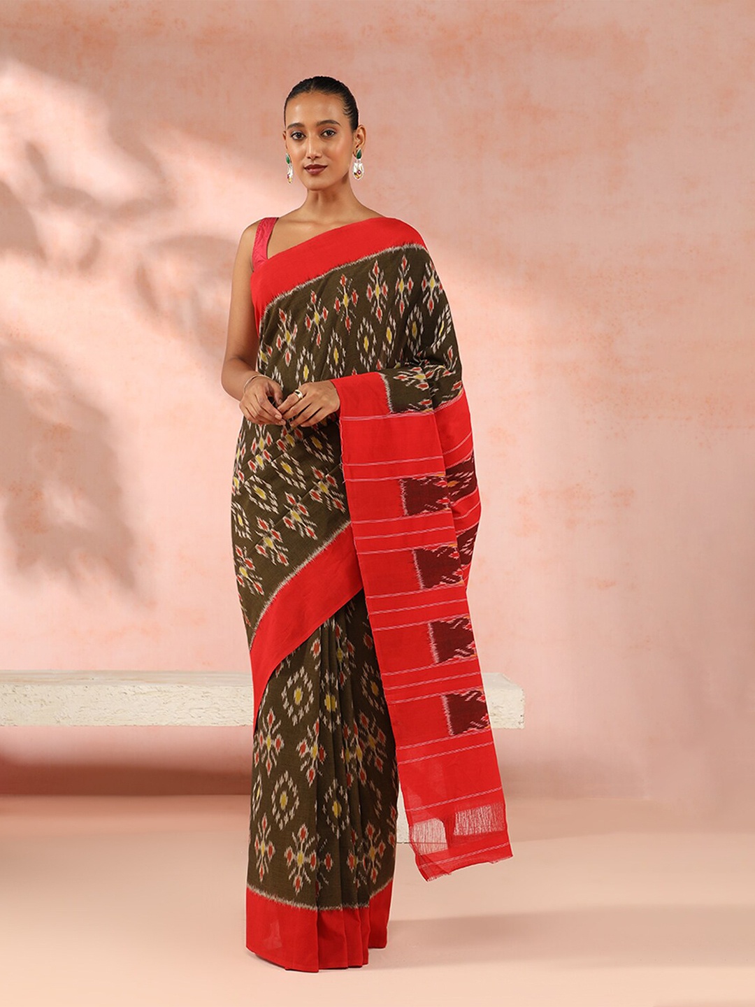 

Taneira Ethnic Motifs Printed Pure Cotton Ikat Saree, Green