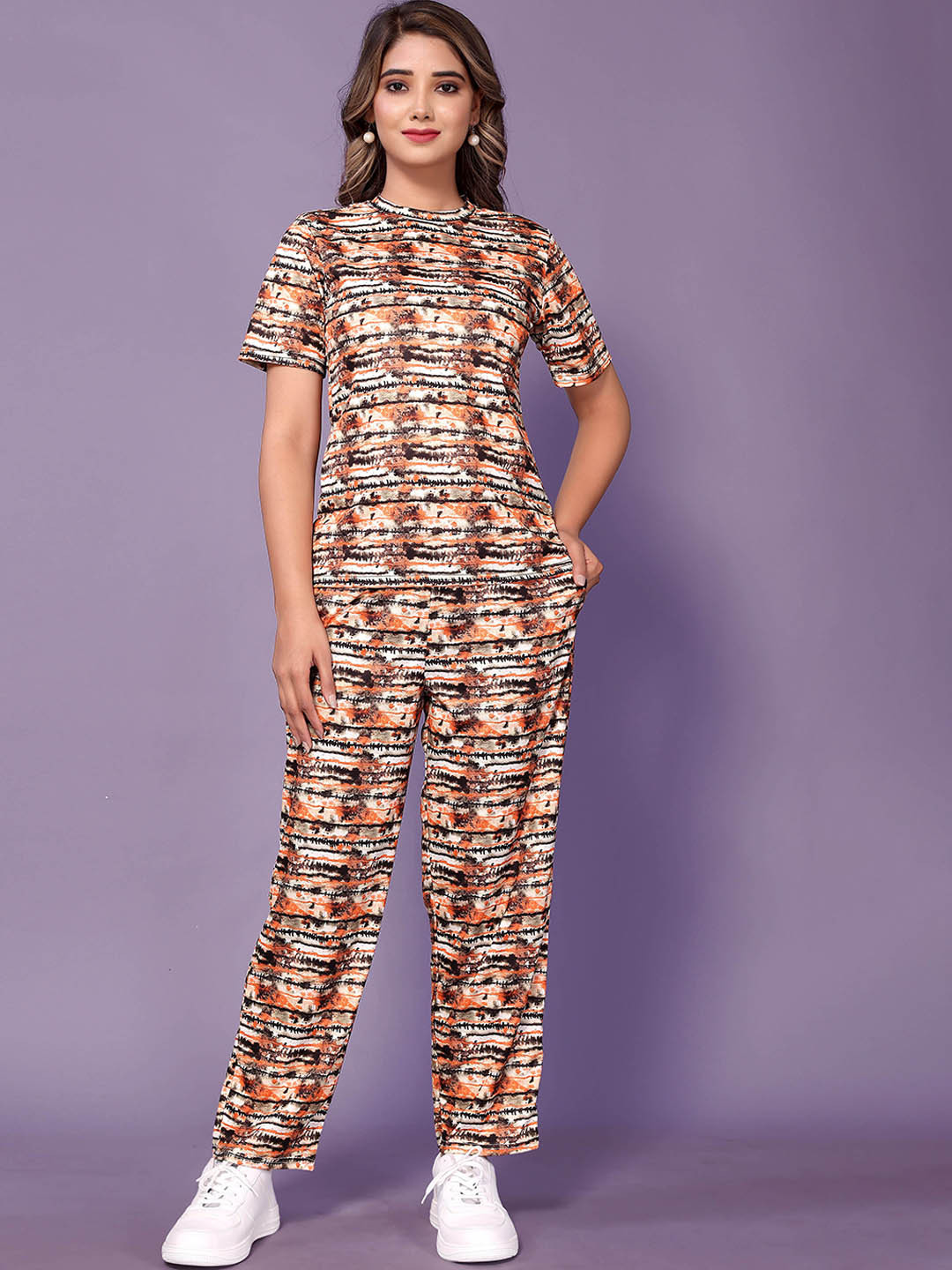 

Ekta Textiles Printed Round Neck T-shirt With Trousers, Black