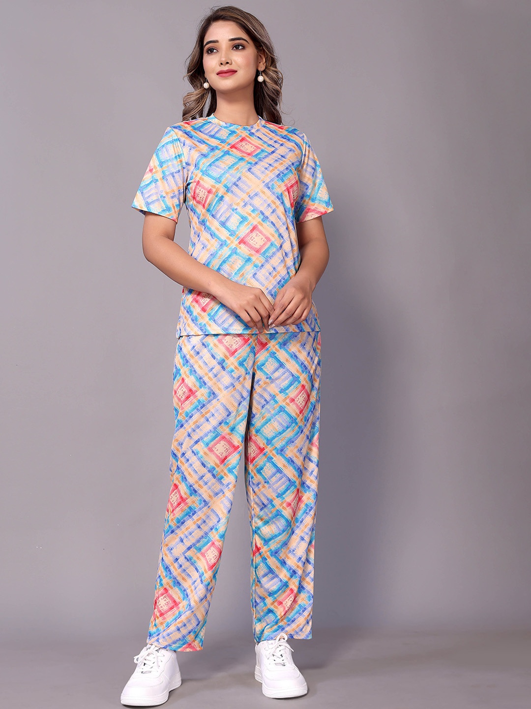 

Ekta Textiles Printed Round Neck T-shirt With Trousers, Blue