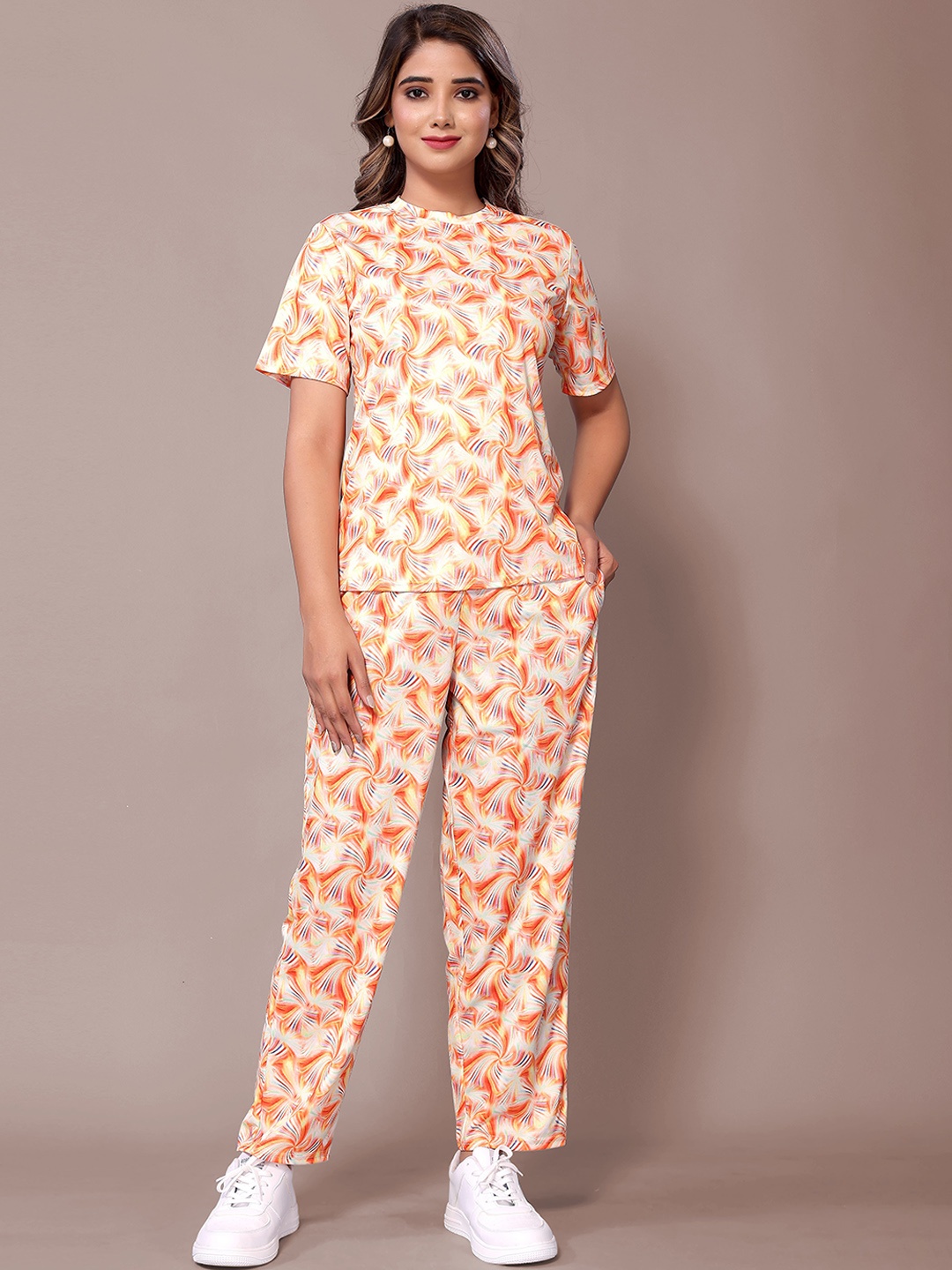 

Ekta Textiles Printed T-Shirt With Trousers, White