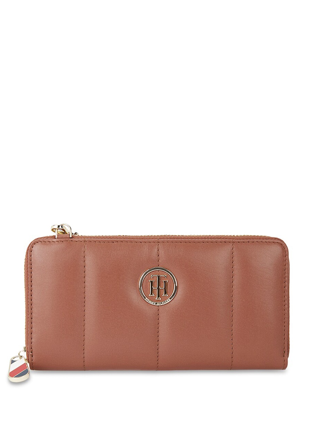 

Tommy Hilfiger Women Zip Around Wallet, Tan