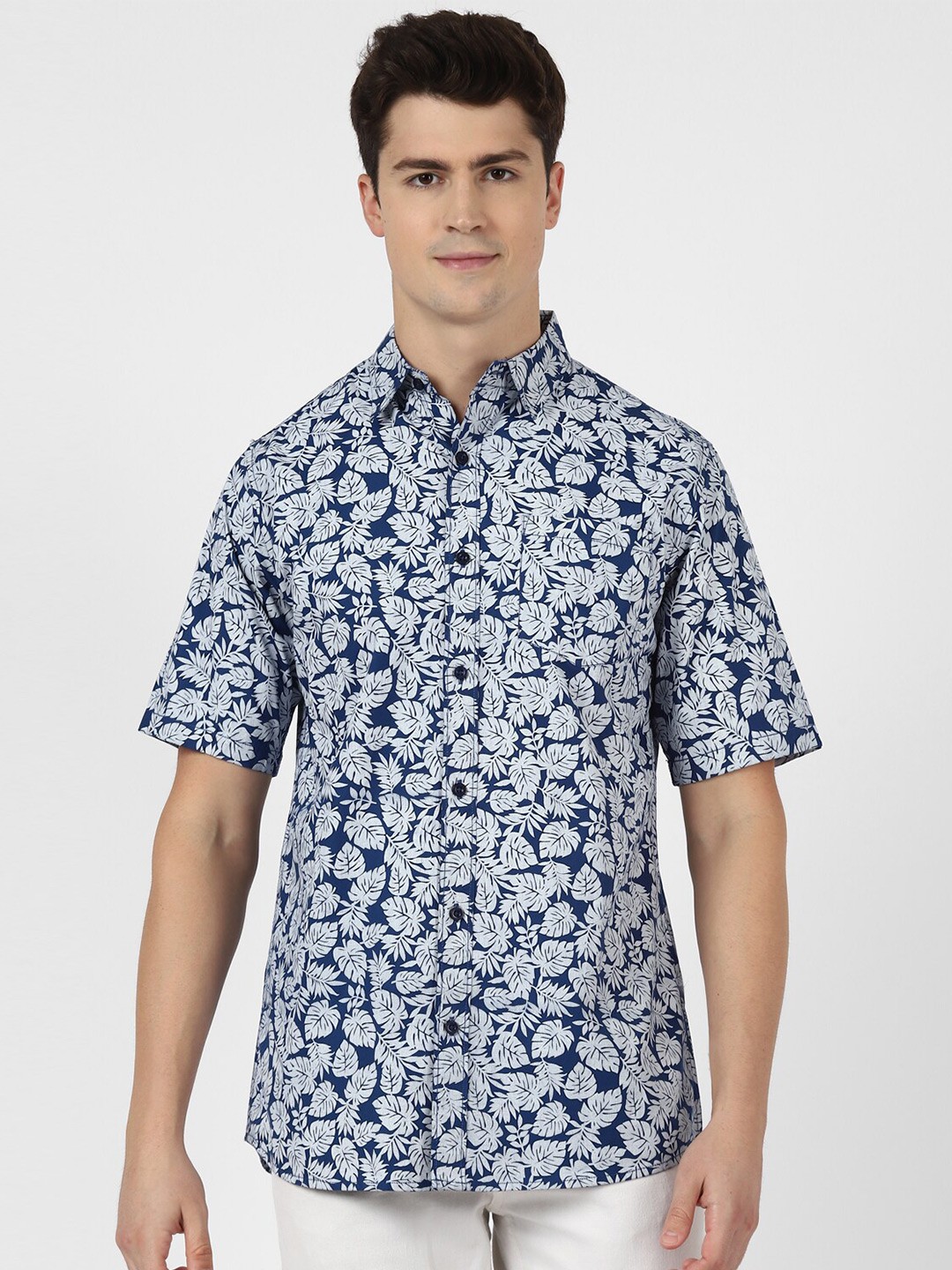 

UrbanMark Standard Floral Printed Pure Cotton Casual Shirt, Blue