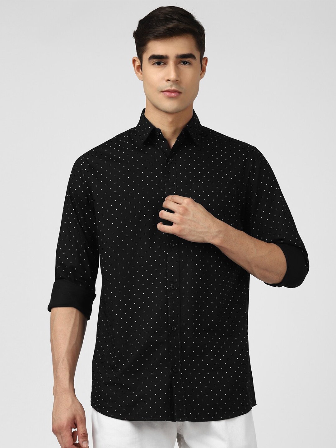 

UrbanMark Spread Collar Standard Polka Dots Printed Casual Pure Cotton Shirt, Black