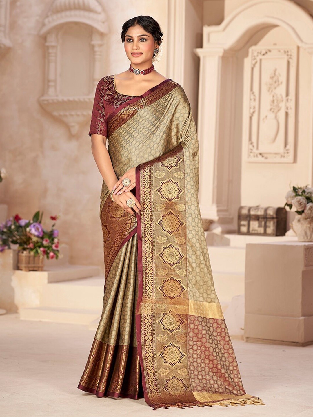 

Mitera Geometric Woven Design Zari Pure Silk Banarasi Saree, Beige