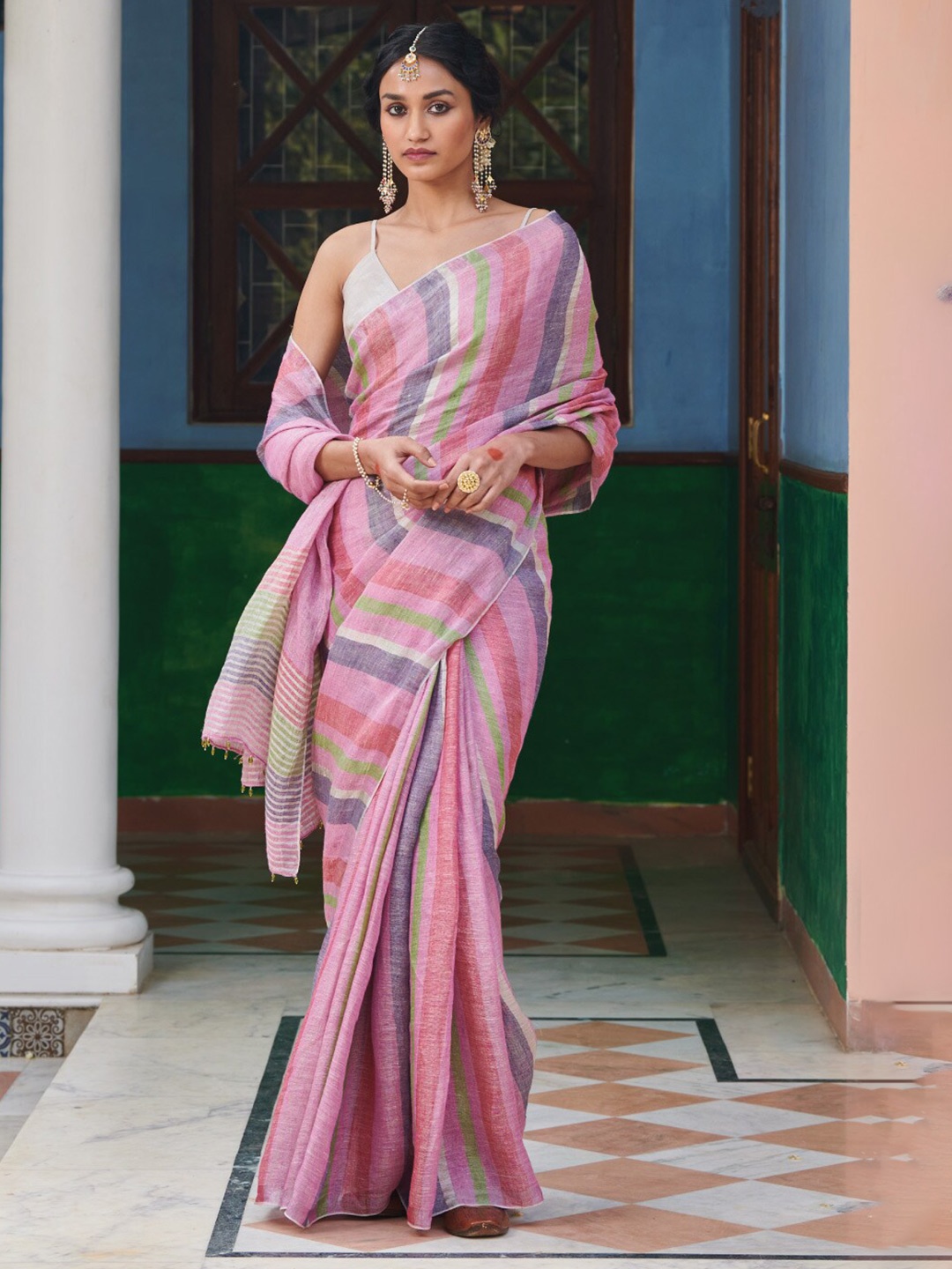 

Dressfolk Striped Pure Linen Saree, Pink