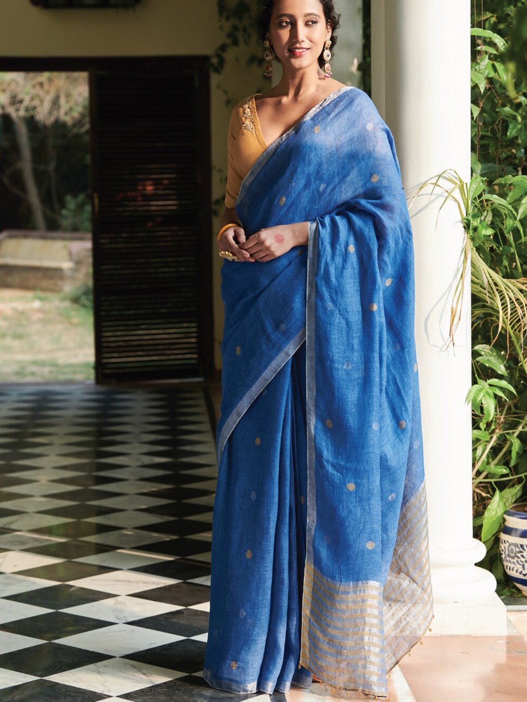 

Dressfolk Woven Design Pure Linen Zari Saree, Blue