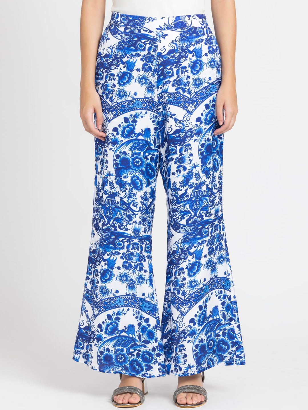 

SHAYE Women Floral Printed Smart Loose Fit Bootcut Trousers, Blue