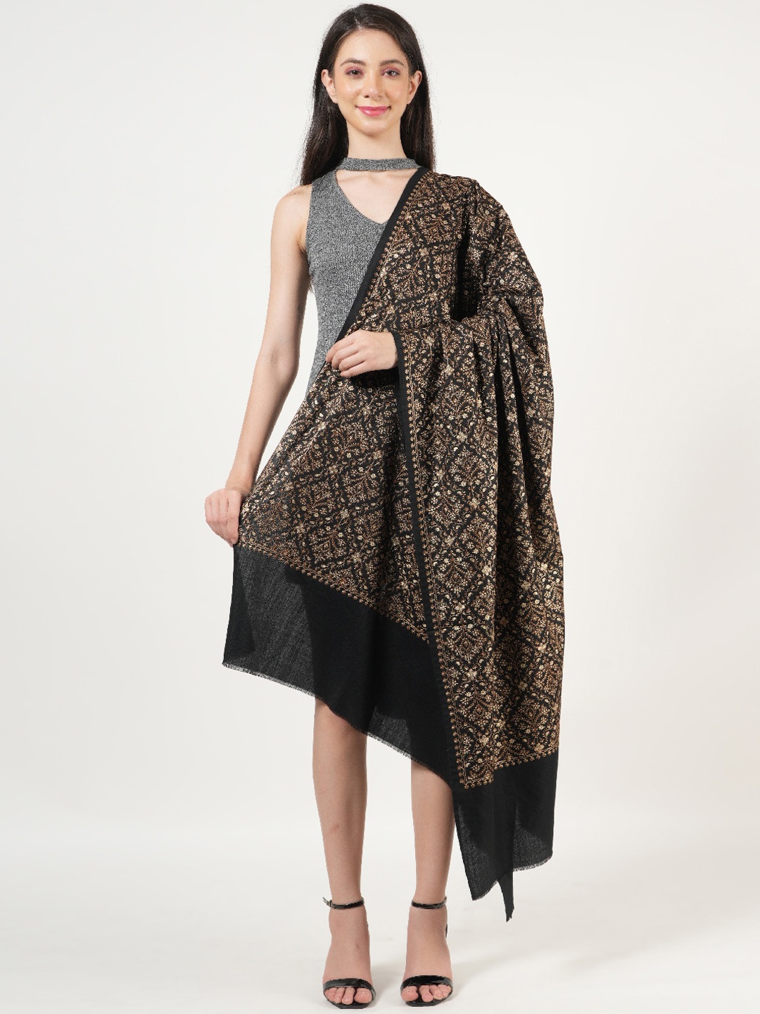

MUFFLY Floral Embroidered Pure Woollen Shawl, Black