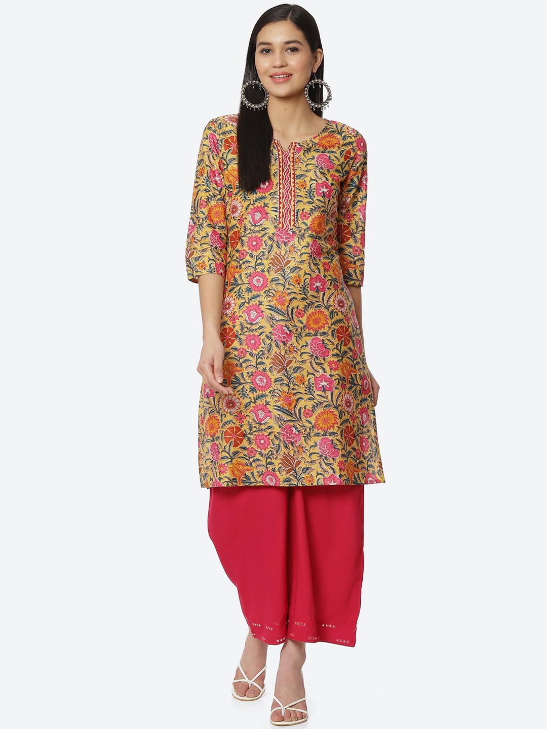 

2Bme Floral Printed Round Neck Three-Quarter Sleeve Gotta Patti Cotton Kurta, Yellow