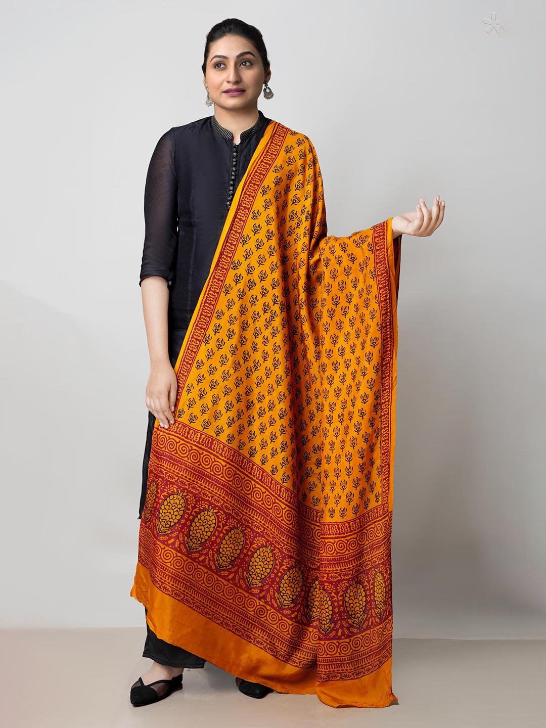 

Unnati Silks Ethnic Motifs Printed Dupatta, Yellow