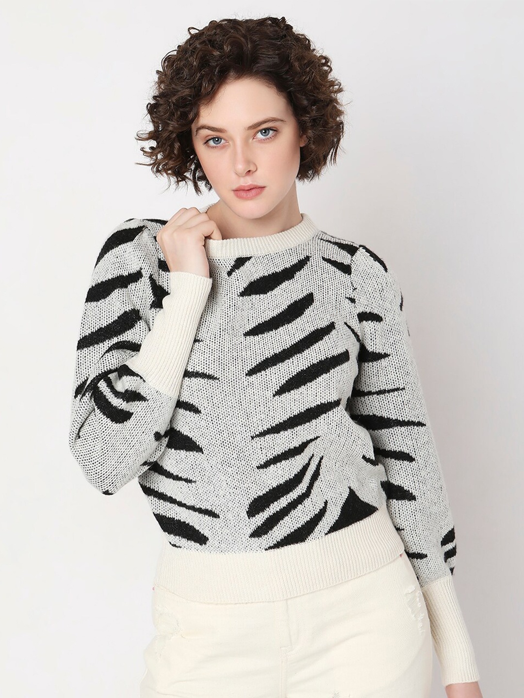 

Vero Moda Abstract Printed Pullover, Off white