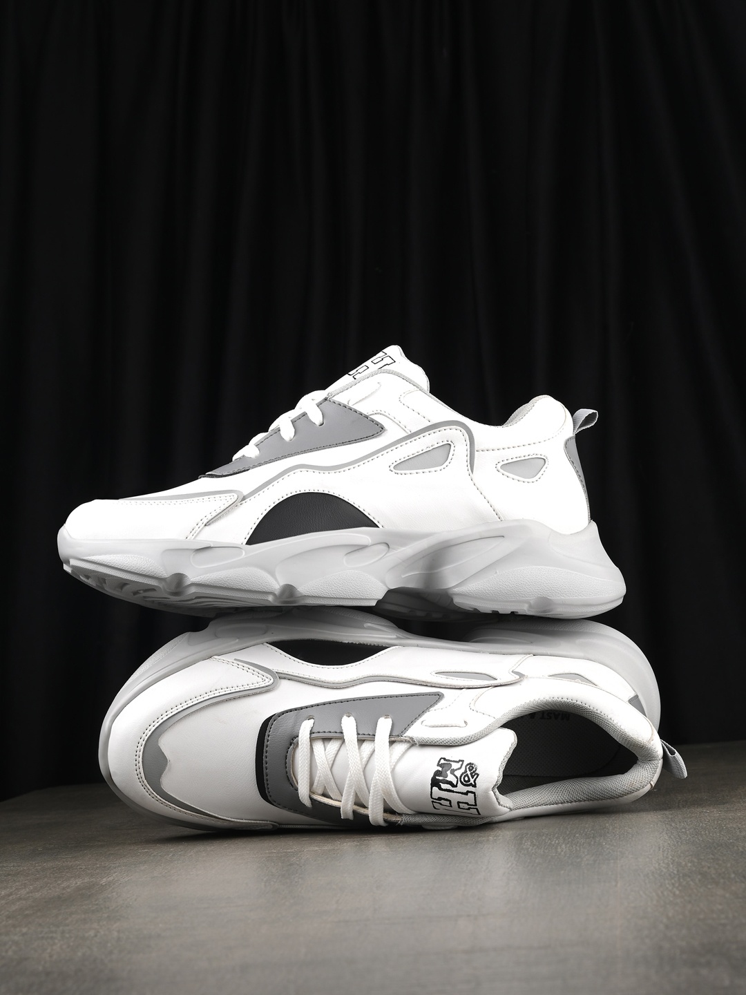 

Mast & Harbour Men Colourblocked Sneakers, White