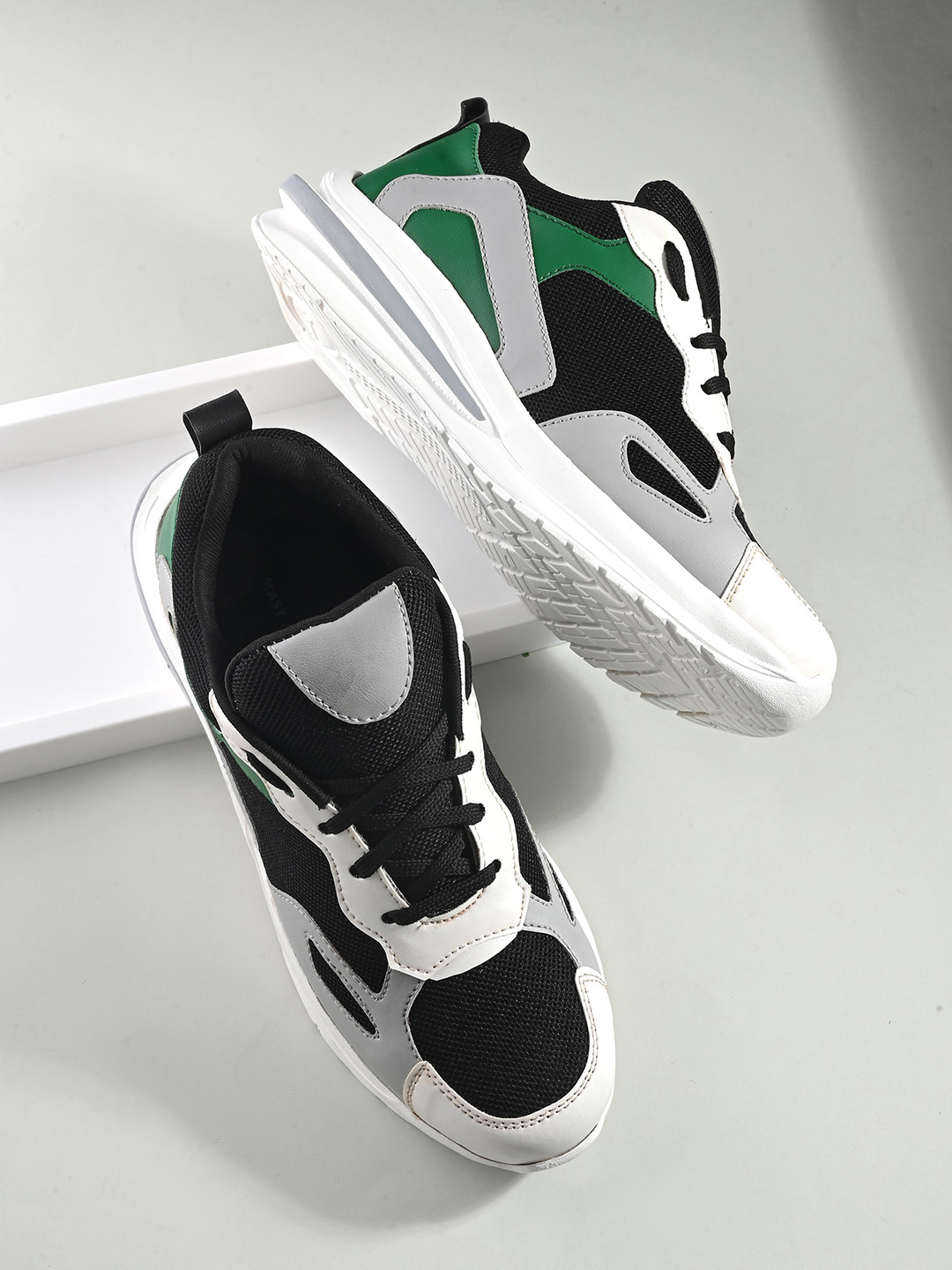 

Mast & Harbour Men Colourblocked Sneakers, Black