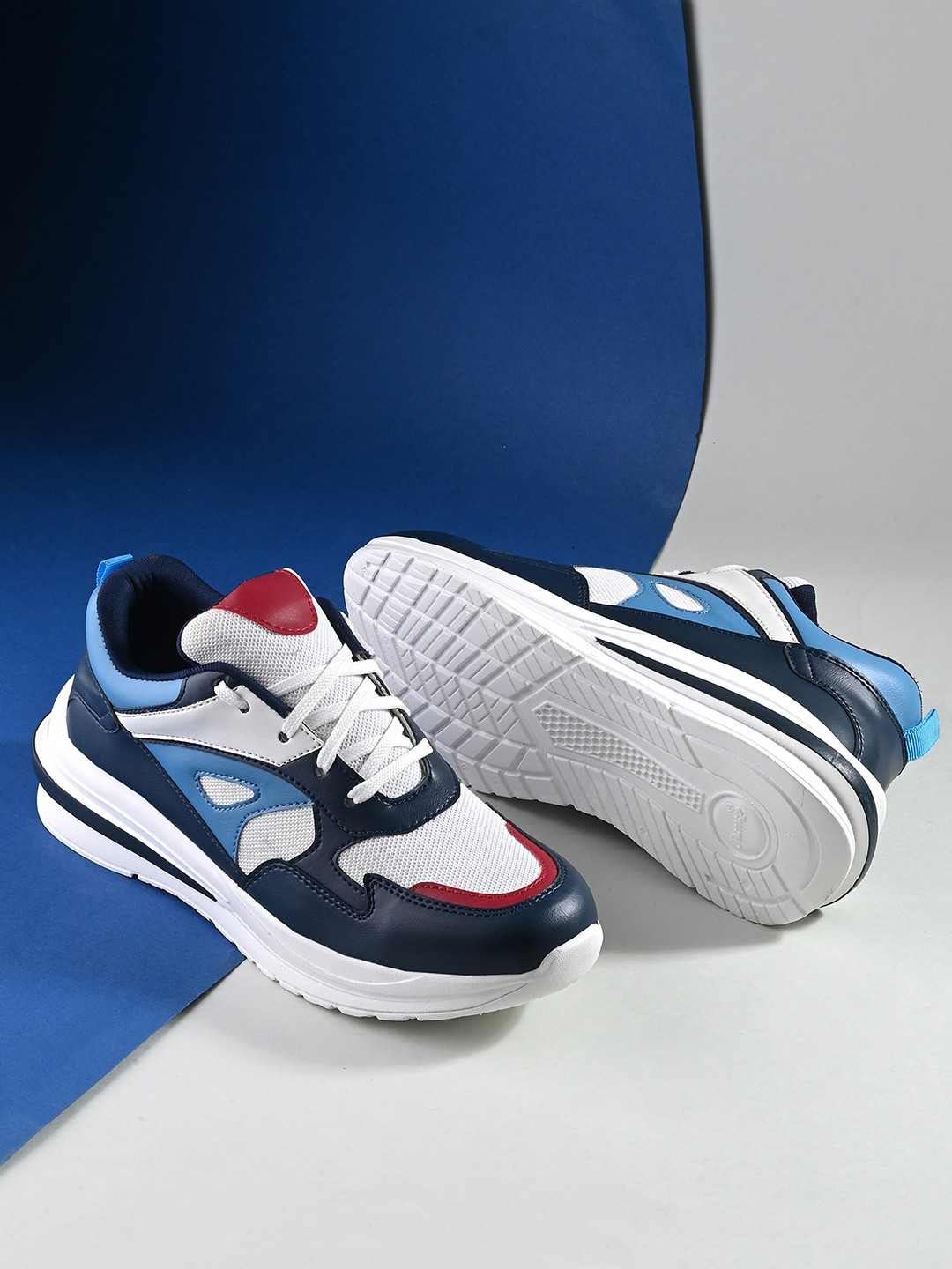 

Mast & Harbour Men White & Blue Colourblocked Lightweight Sneakers