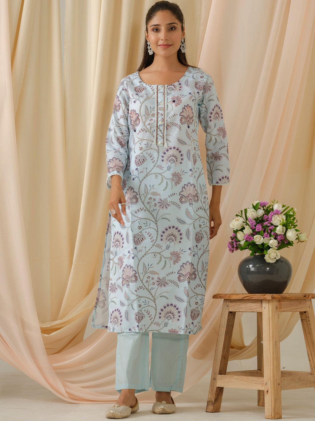 

Ishin Floral Printed Regular Linen Kurta with Trousers, Turquoise blue