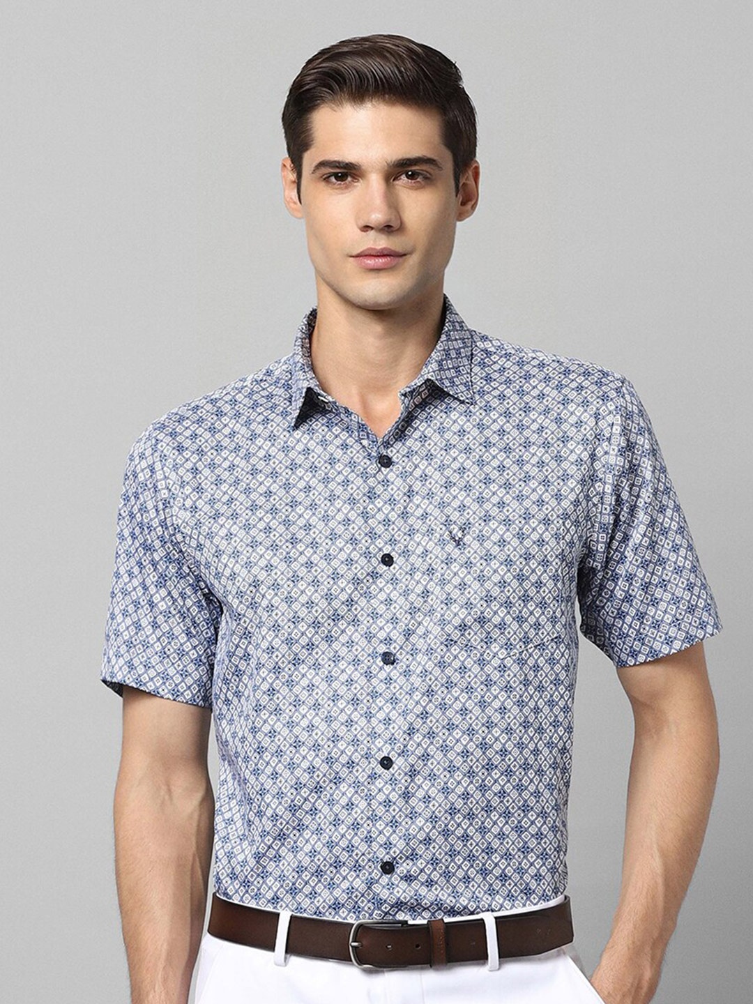

Allen Solly Geometric Printed Pure Cotton Slim Fit Formal Shirt, Blue