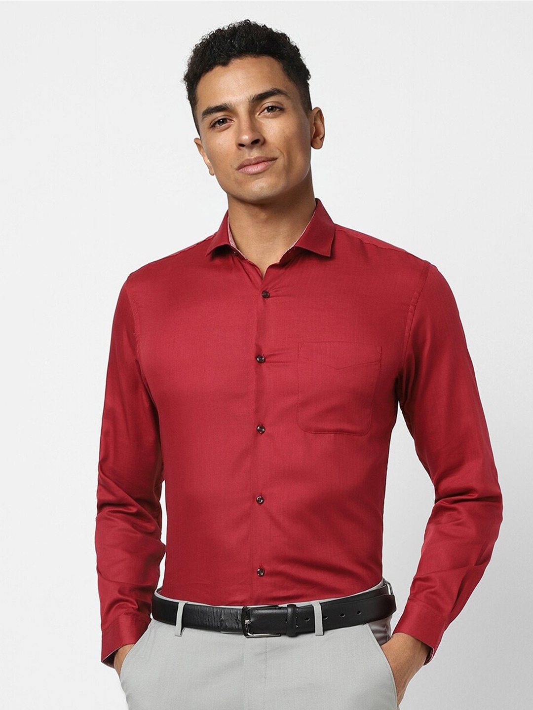 

Peter England Slim Fit Spread Collar Formal Shirt, Red