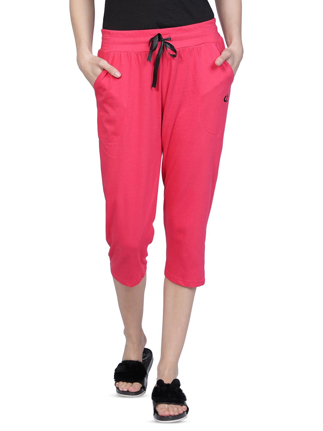 

CLUB A9 Mid-Rise Pure Cotton Capris, Red