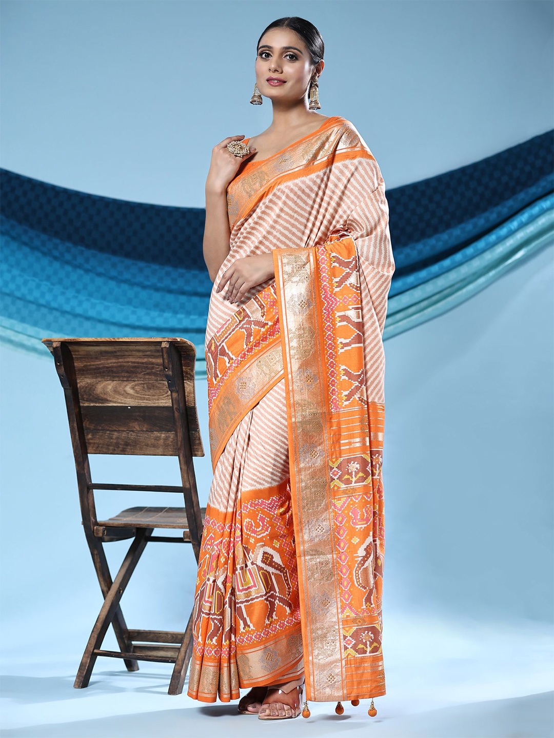 

Phenav Striped Zari Detailed Saree, Orange
