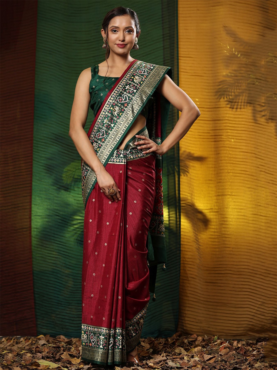 

Phenav Polka Dot Printed Zari Detailed Saree, Maroon