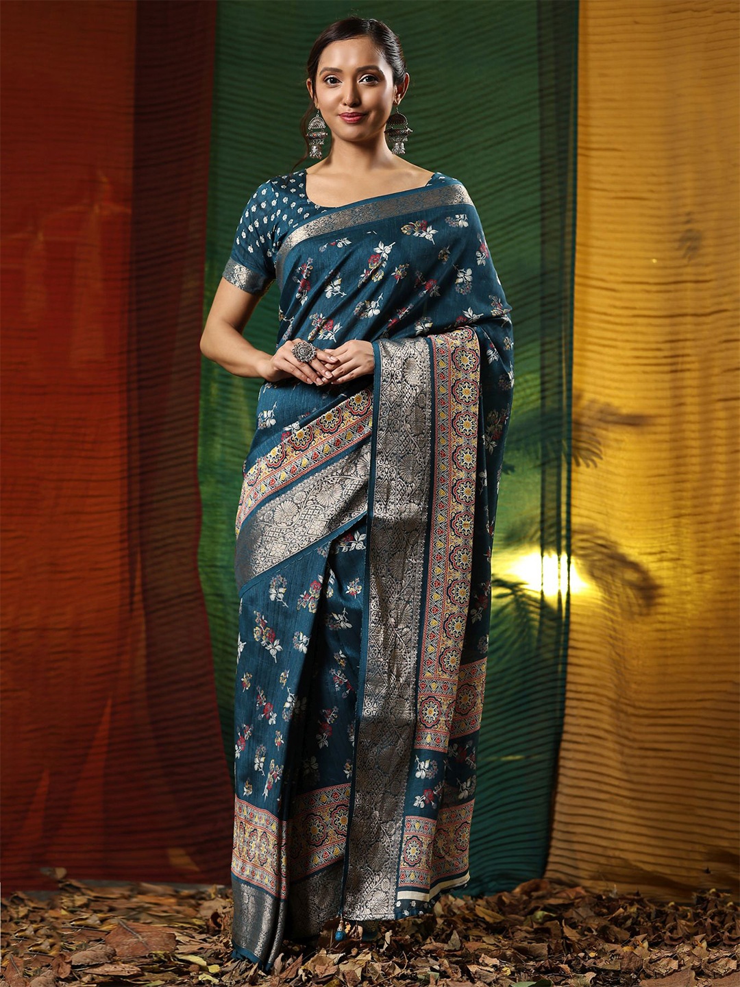 

Phenav Floral Printed Zari Saree, Navy blue