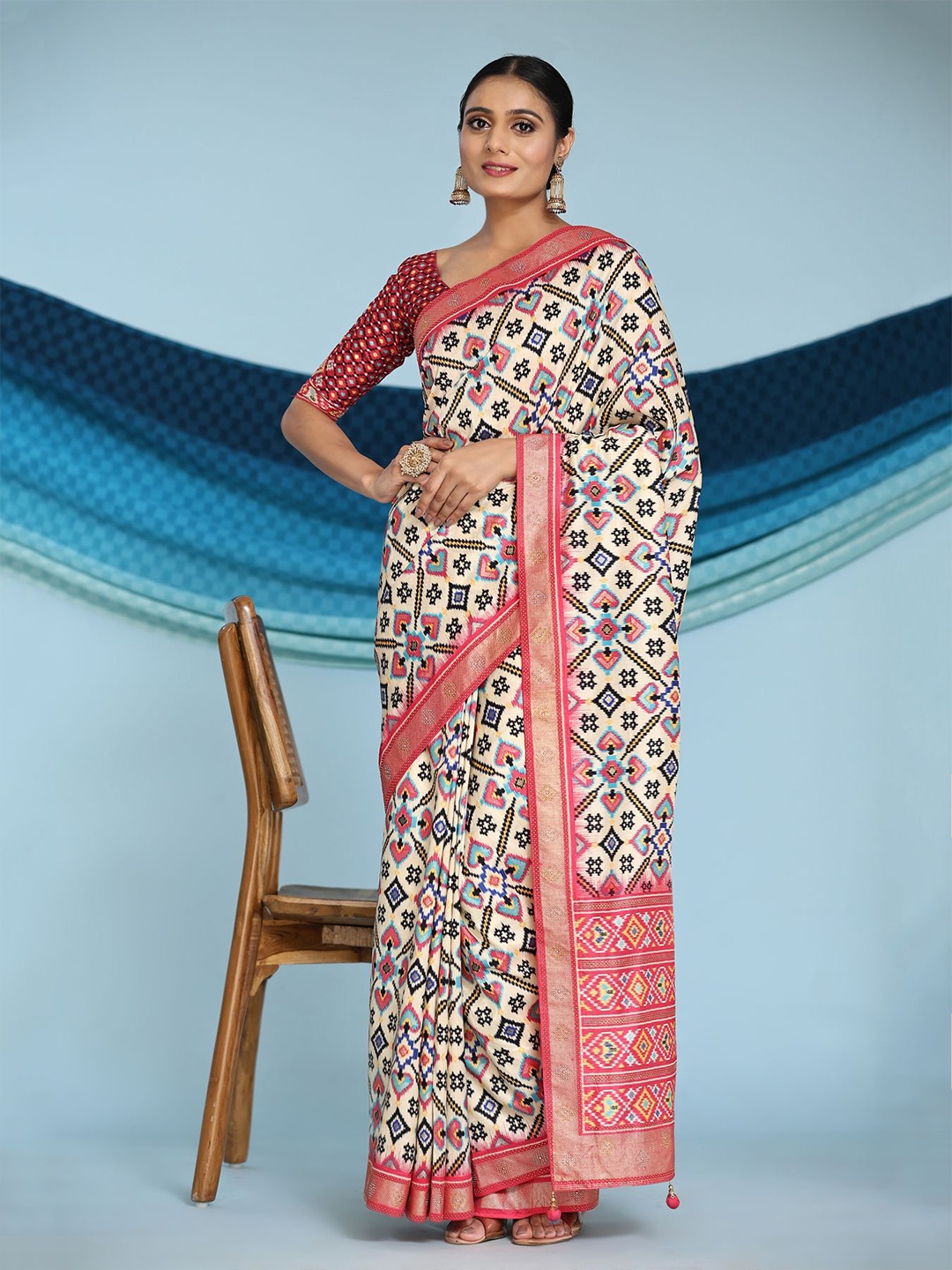 

Phenav Ethnic Motifs Zari Patola Saree, Beige