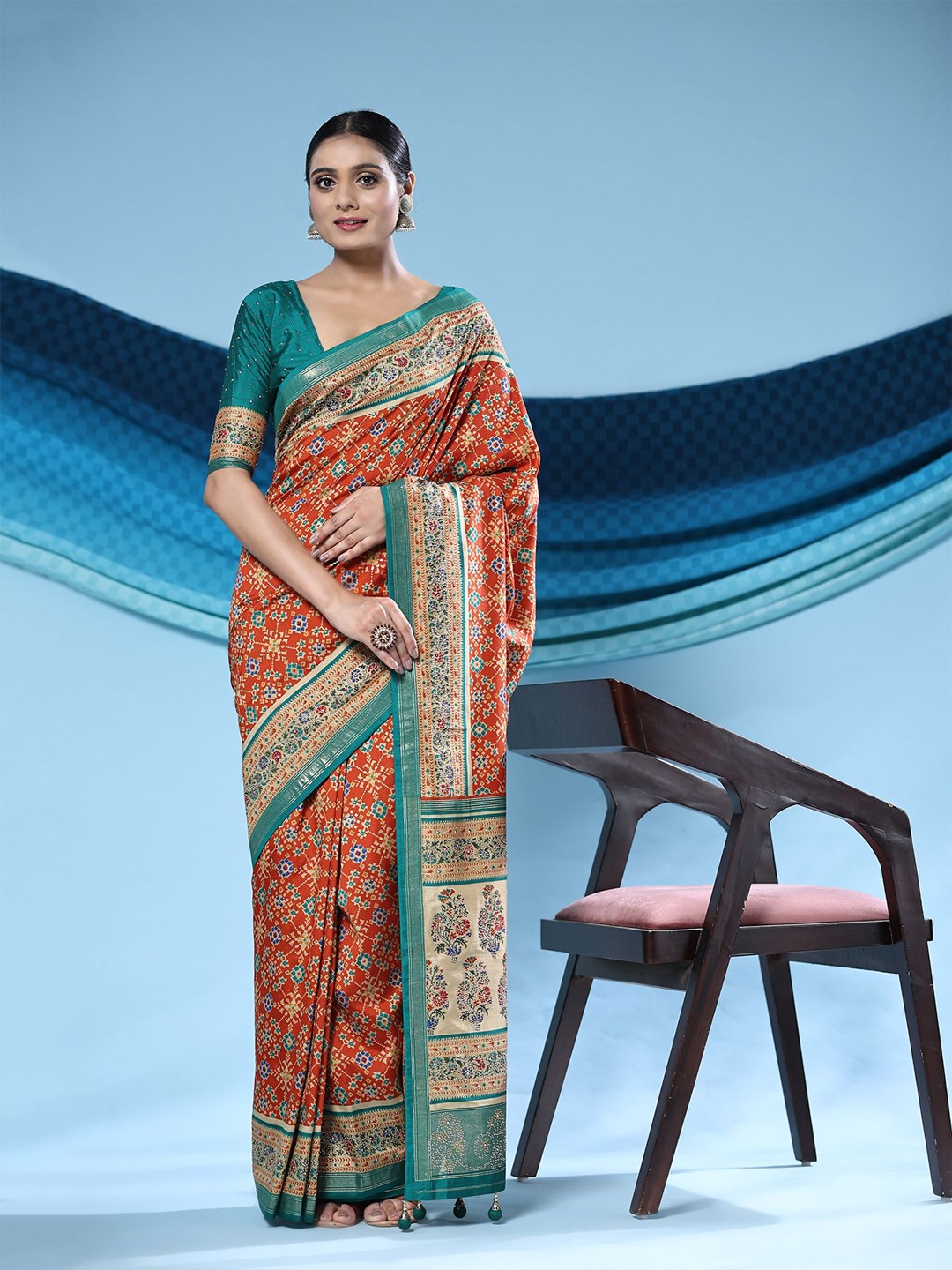 

Phenav Floral Zari Silk Blend Patola Saree, Orange